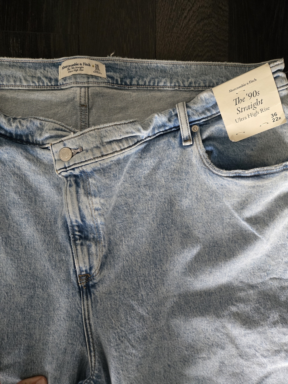 NWT Abercrombie The '90s Straight Ultra High Rise Crossover Jeans 36 / 22R